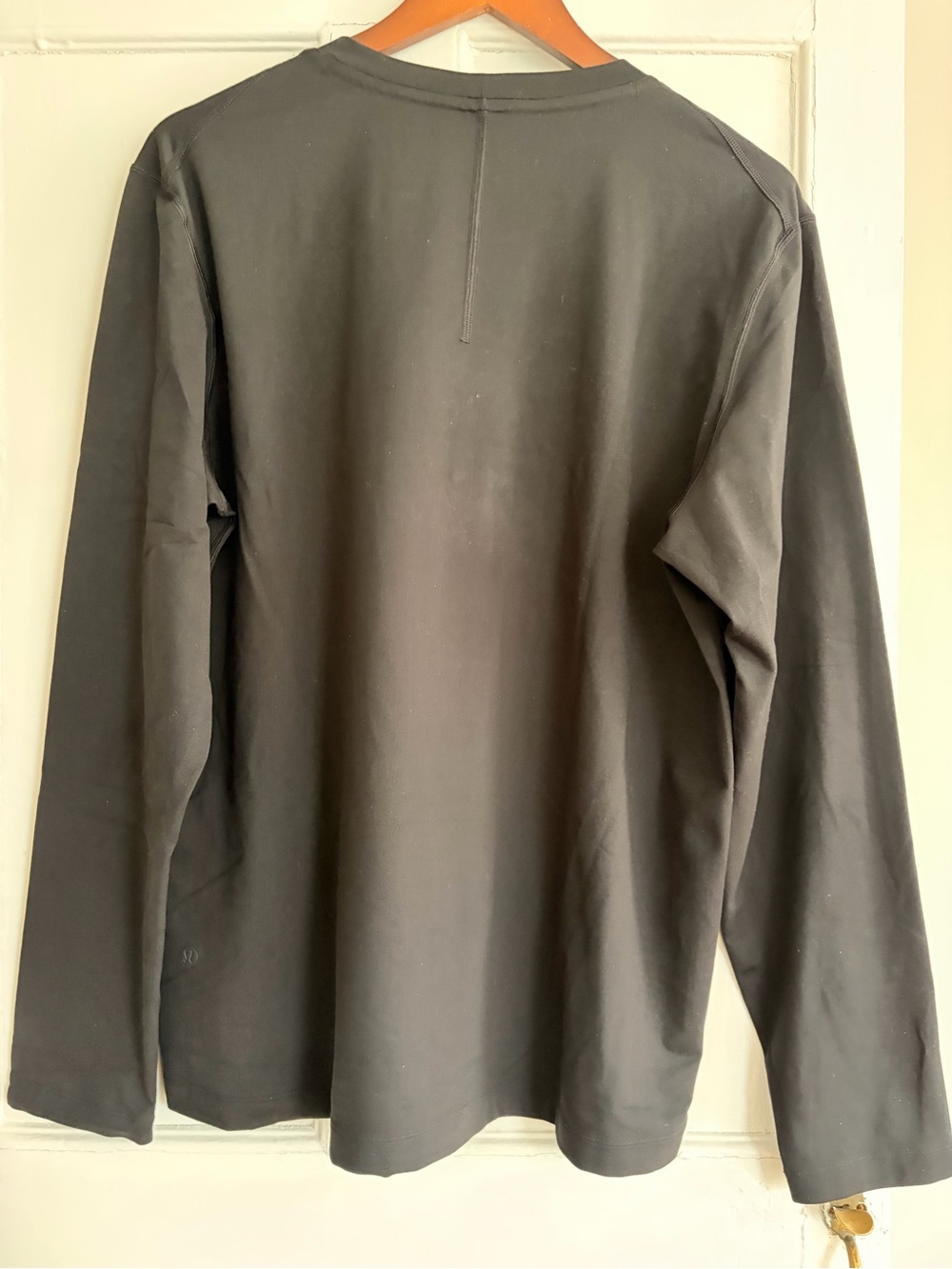 LULULEMON ATHLETICA Men’s Soft Jersey Long Sleeve Shirt - Black - Picture 2 of 3